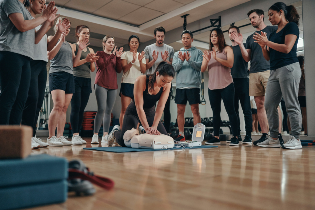 Group fitness class standing clear during analysis